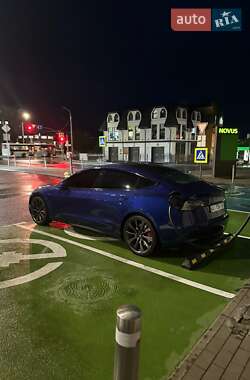 Tesla Model 3  2020