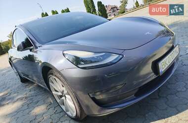 Tesla Model 3  2019