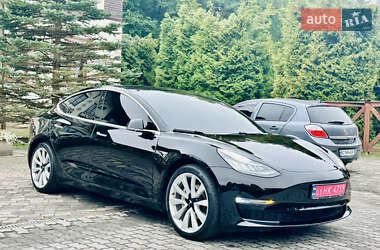 Tesla Model 3  2020