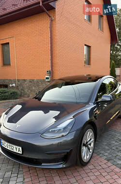 Tesla Model 3  2021