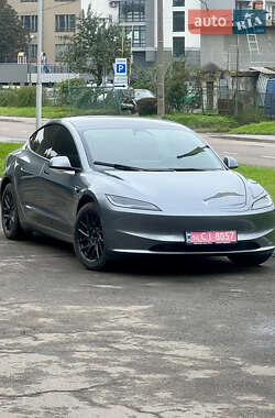 Tesla Model 3  2024