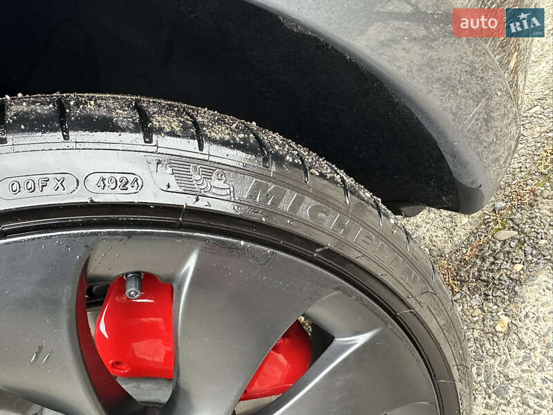 Седан Tesla Model 3 2022 в Мукачево