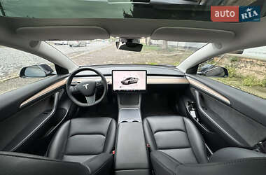 Седан Tesla Model 3 2022 в Мукачево