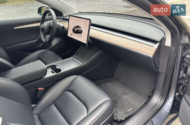 Седан Tesla Model 3 2022 в Мукачево