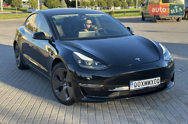 Tesla Model 3  2021
