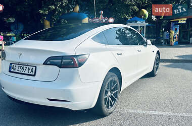 Tesla Model 3  2018