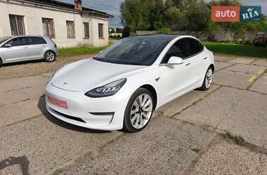 Tesla Model 3  2019