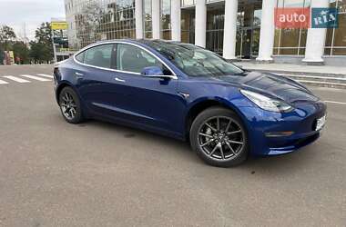 Tesla Model 3  2019