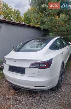 Tesla Model 3  2021