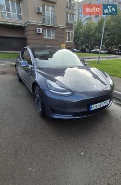Tesla Model 3  2020