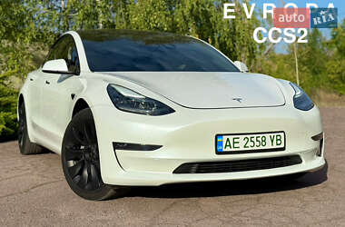 Tesla Model 3  2021
