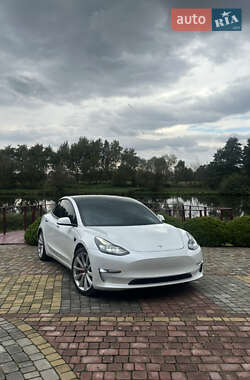 Tesla Model 3  2021