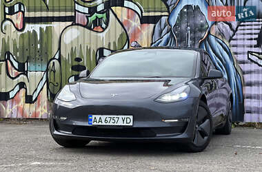 Tesla Model 3  2023