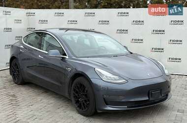 Tesla Model 3  2020