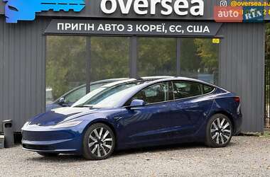 Tesla Model 3  2024