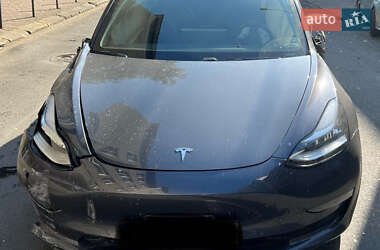 Tesla Model 3  2018