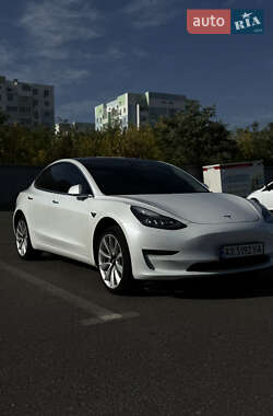 Tesla Model 3  2018