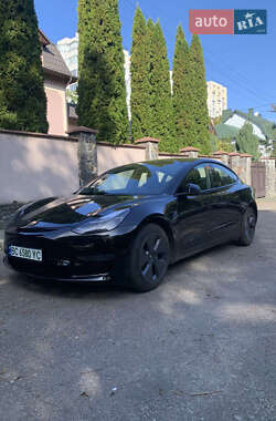 Tesla Model 3  2022