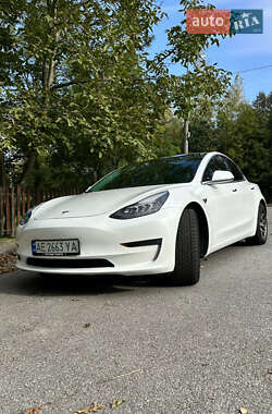 Tesla Model 3  2019