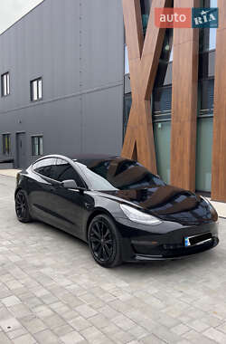 Tesla Model 3  2019