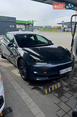 Tesla Model 3  2021