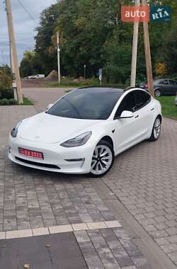 Tesla Model 3  2022
