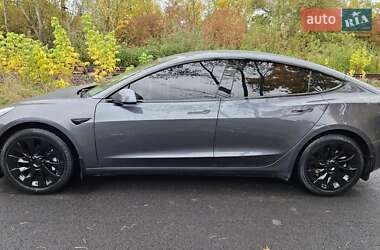 Tesla Model 3  2020