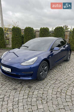 Tesla Model 3  2022