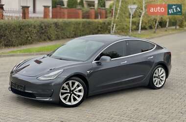 Tesla Model 3  2020