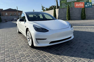 Tesla Model 3  2021
