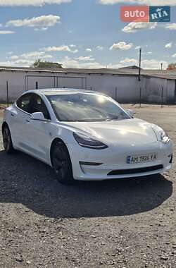 Tesla Model 3  2020