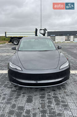 Tesla Model 3  2024