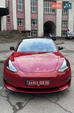 Tesla Model 3  2022