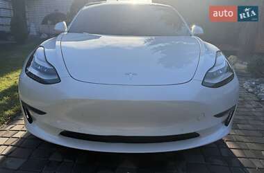 Tesla Model 3  2019