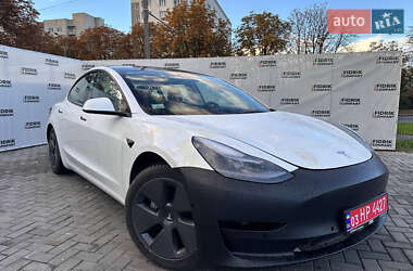 Tesla Model 3  2022