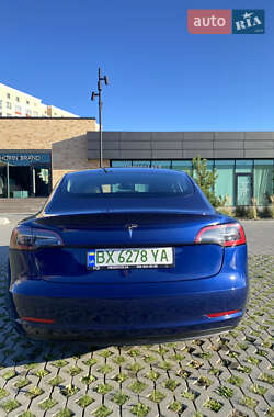 Седан Tesla Model 3 2023 в Хмельницком