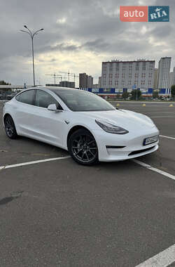 Tesla Model 3  2020