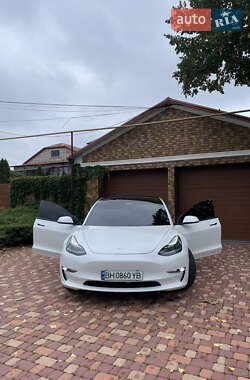 Tesla Model 3  2021