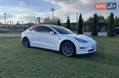 Tesla Model 3  2020