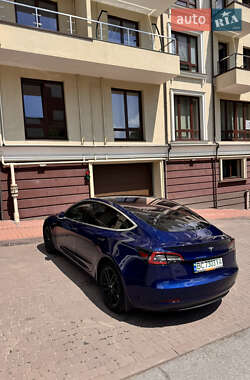 Tesla Model 3  2018
