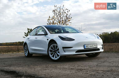 Tesla Model 3  2022