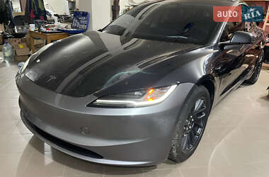 Tesla Model 3  2025