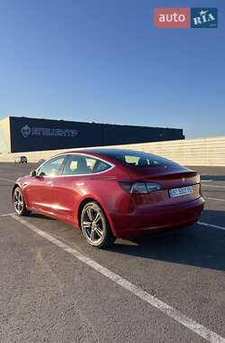 Tesla Model 3  2019