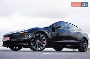 Tesla Model 3  2021