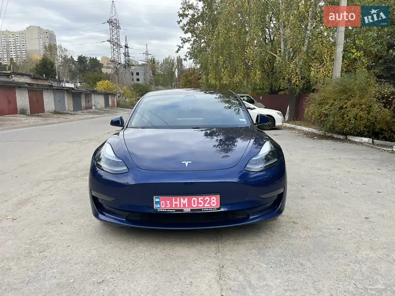 Tesla Model 3 2021