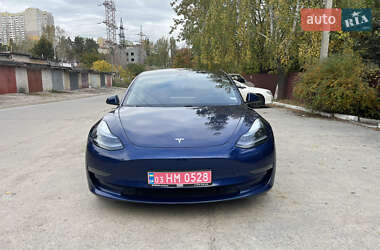 Tesla Model 3  2021
