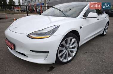 Tesla Model 3  2019