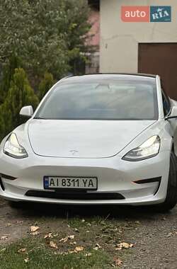 Tesla Model 3  2019