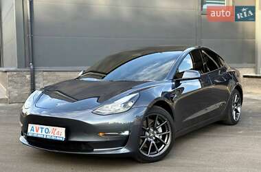 Tesla Model 3  2022