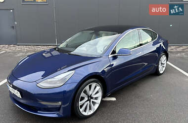 Tesla Model 3  2020